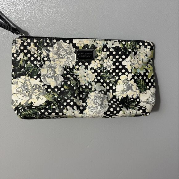 Betsey Johnson New York Polka Dot Wristlet Clutch With Silver Hardware Zip Close - Picture 2 of 8